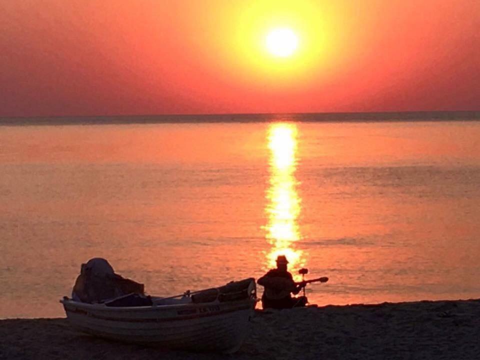 Studios Yalos Khorevtón Luaran gambar