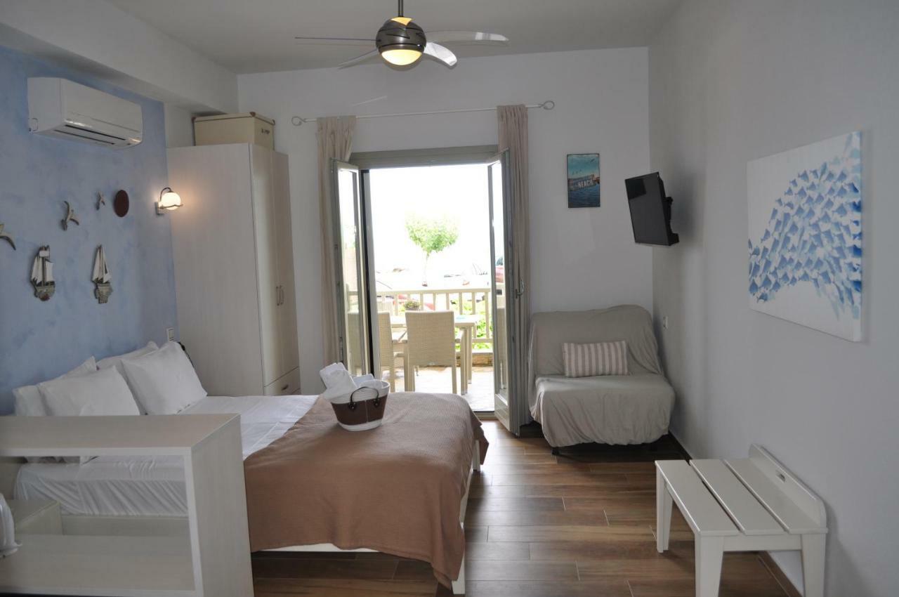 Studios Yalos Khorevtón Luaran gambar