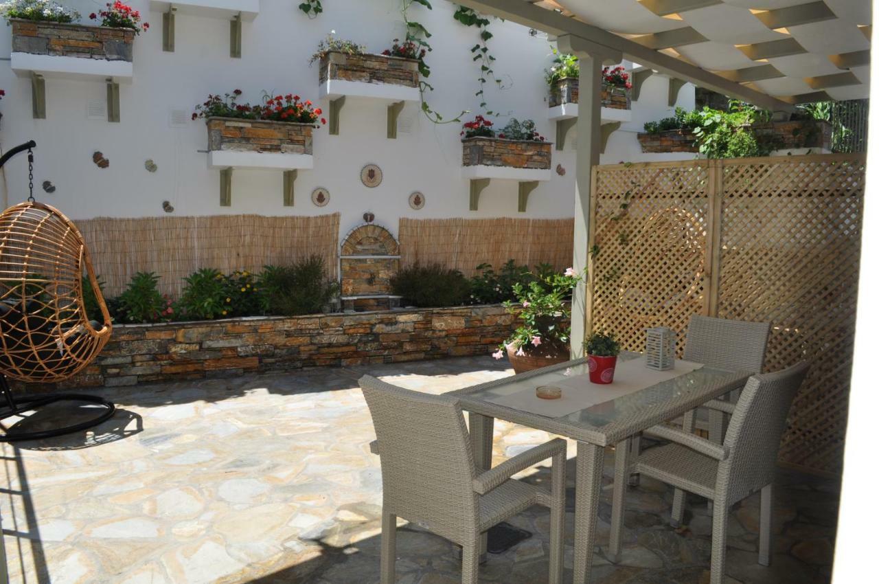 Studios Yalos Khorevtón Luaran gambar